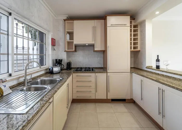 Lemos By Hellovacations *