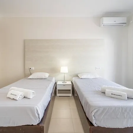 Вілла Lemos By Hellovacations