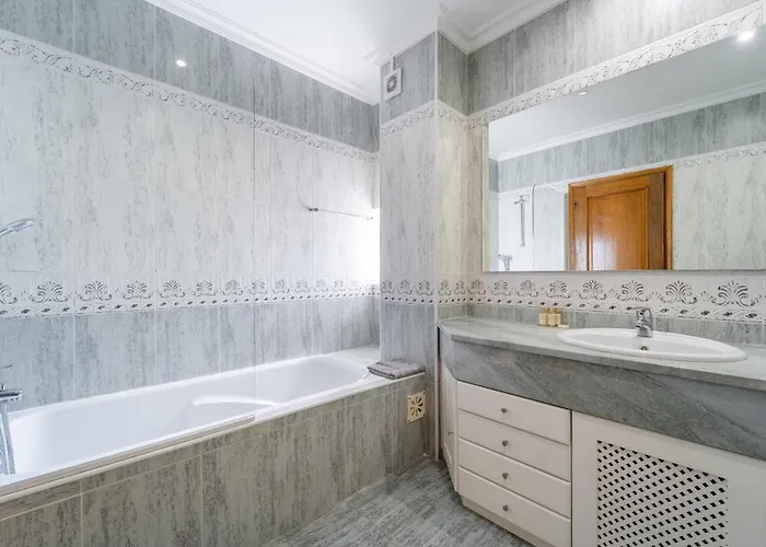 Villa Lemos By Hellovacations